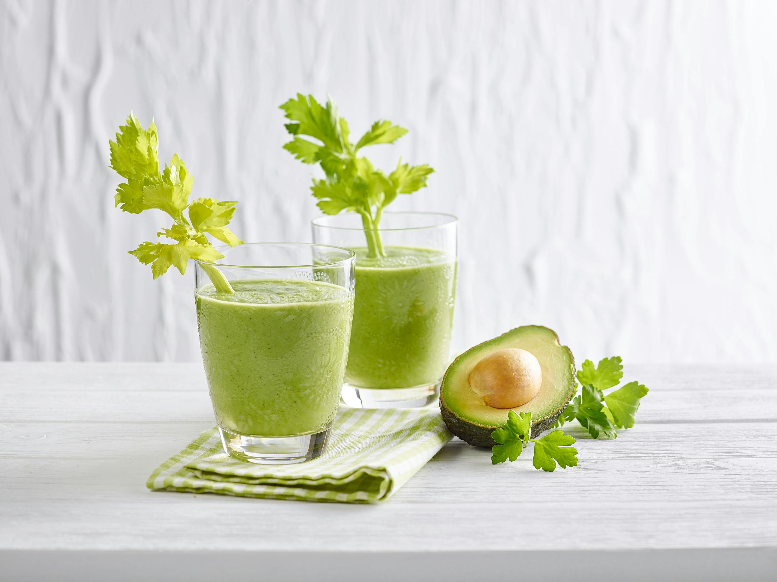 Green Smoothie with Parsley and Avocado — Recipe | Kotányi