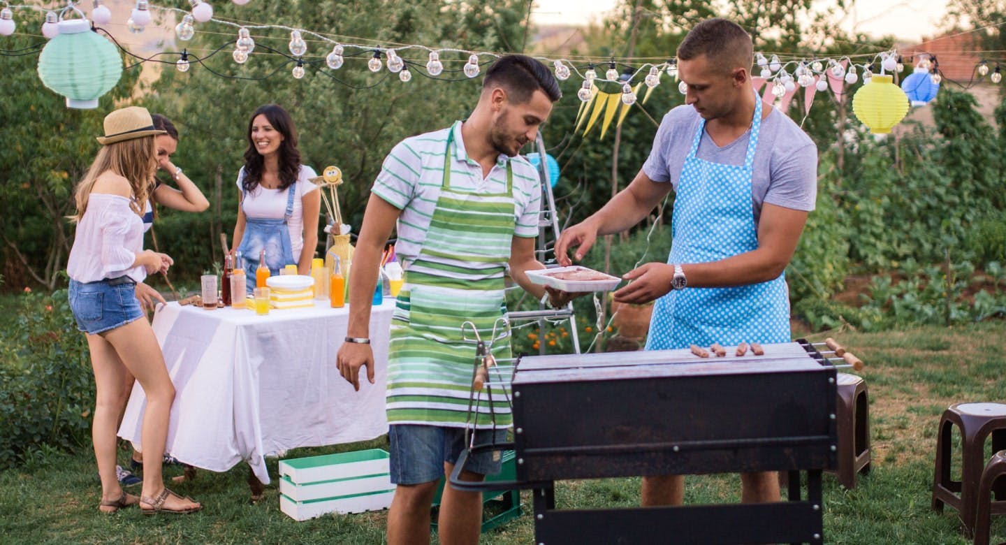BBQ parties are the highlight of every summer – easy to host with these tips.