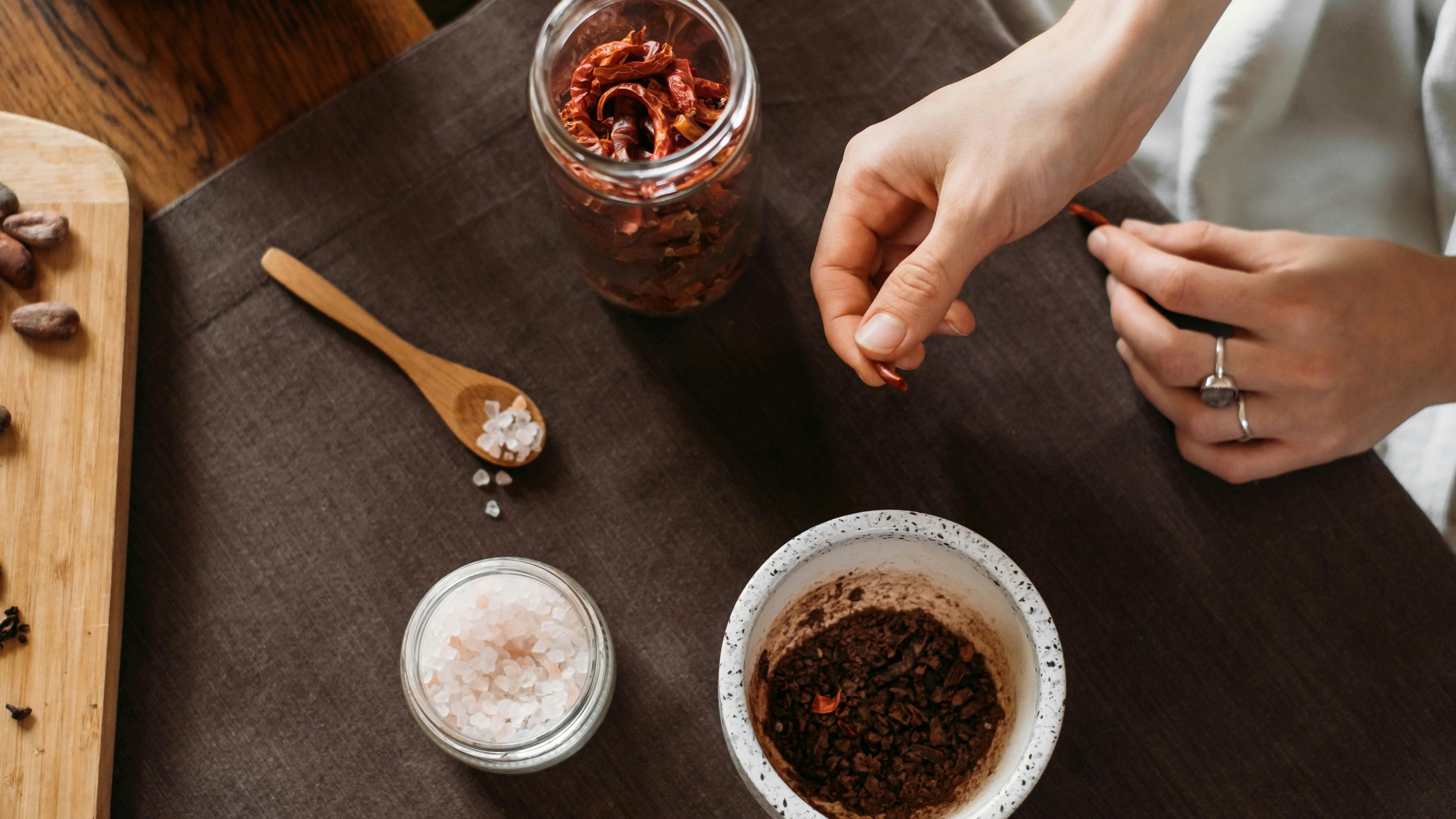 Using chili for chocolate dessert