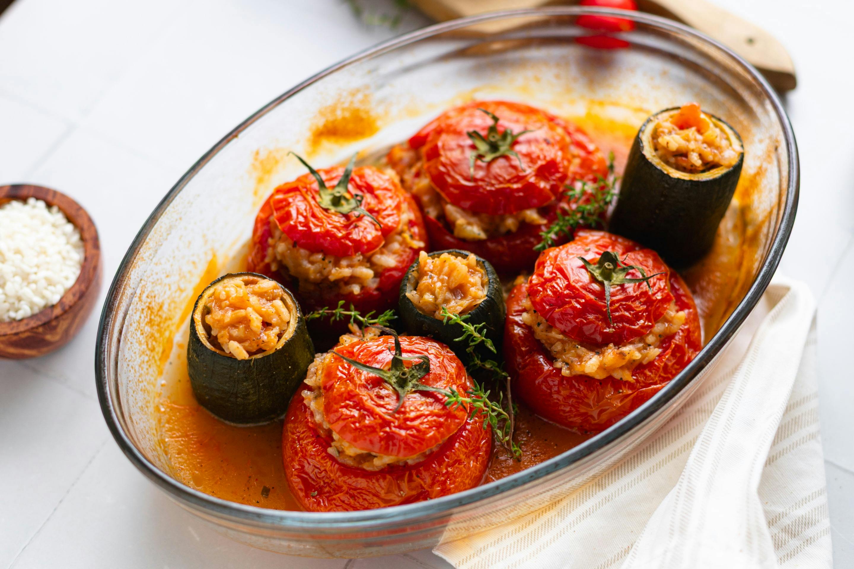 Greek Stuffed Tomatoes – Gemista Min